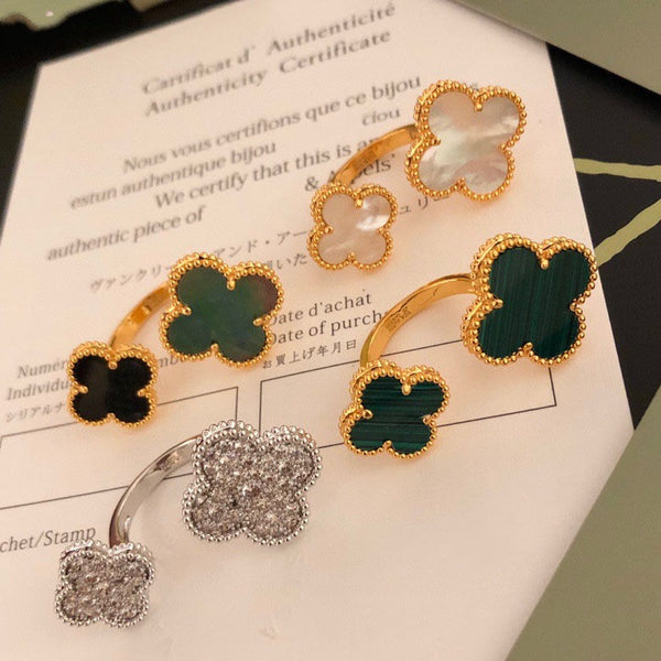ˇMagic JewelryˇCLOVER BETWEEN THE FINGER RING